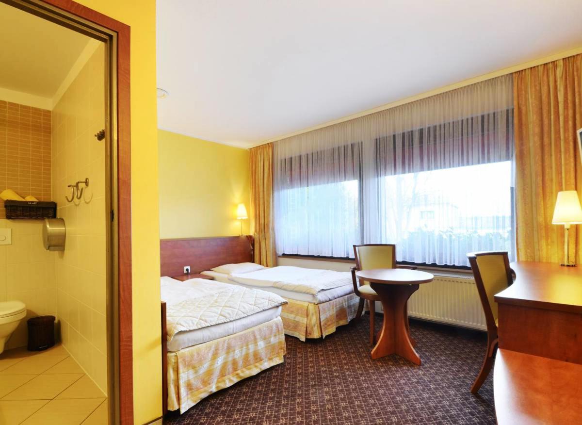 Hotel Astra Tajemniczy Ogrod Poznan Exterior photo